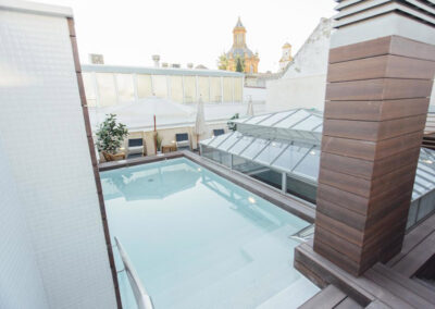 Detalle piscina en atico Arquoom arquitectos de Sevilla Integración de nuevos usos turísticos en inmuebles protegidos